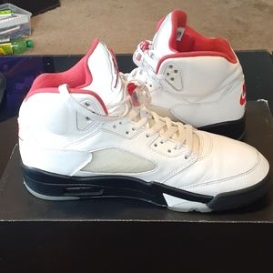 2020 jordan 5 silver tongue 8.5 of 10 condition